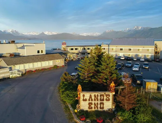 Land's End Resort hotel detail image 1