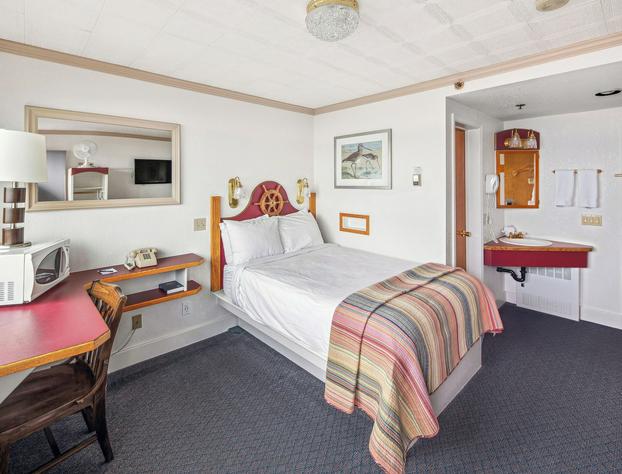 Land's End Resort hotel detail image 3