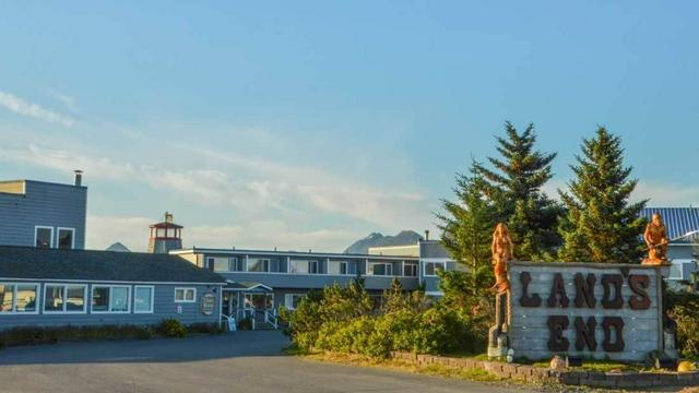 Land's End Resort hotel detail image 1