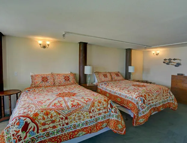 Land's End Resort hotel detail image 1