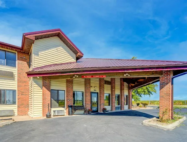 Capital O Amerihost Inn and Suites Mexico Hwy 54 MO hotel detail image 1