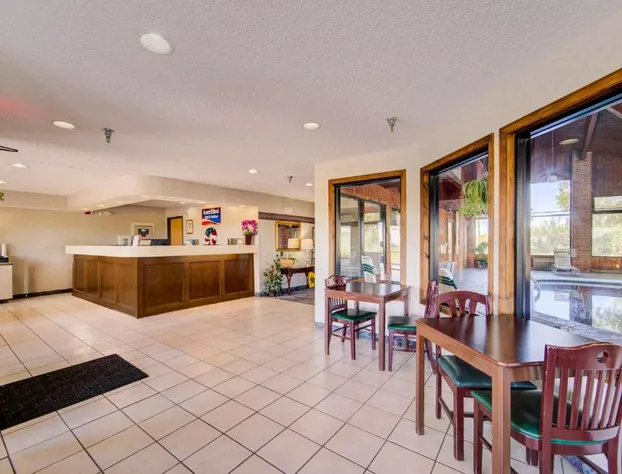 Capital O Amerihost Inn and Suites Mexico Hwy 54 MO hotel detail image 3