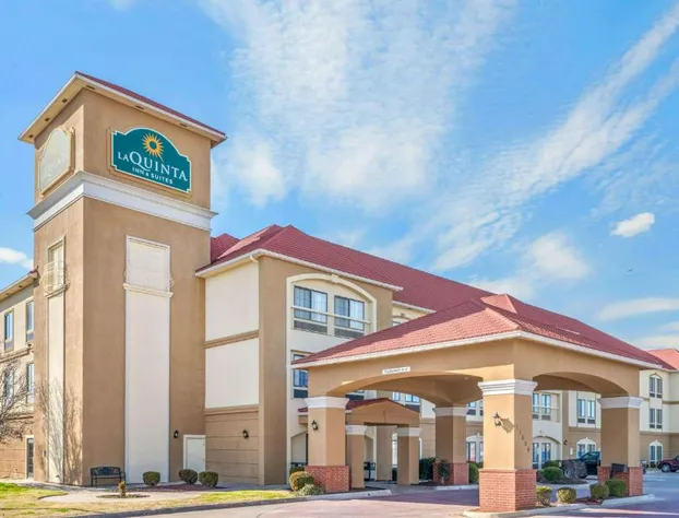 La Quinta Inn & Suites by Wyndham Oklahoma City -Yukon hotel detail image 1