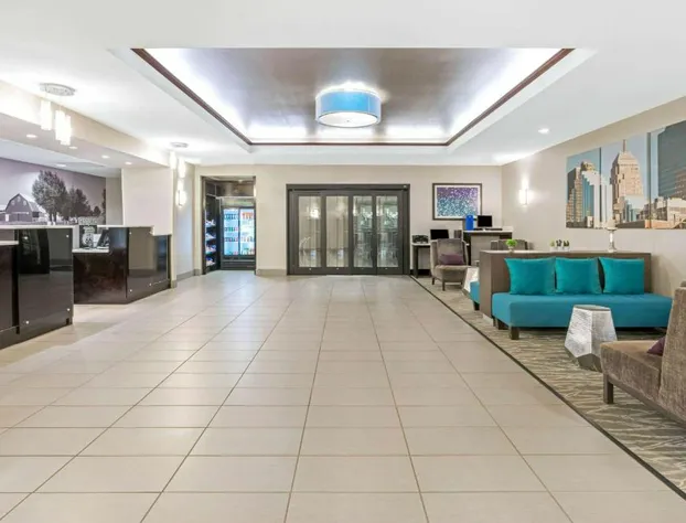 La Quinta Inn & Suites by Wyndham Oklahoma City -Yukon hotel detail image 2