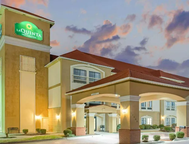 La Quinta Inn & Suites by Wyndham Oklahoma City -Yukon hotel detail image 1