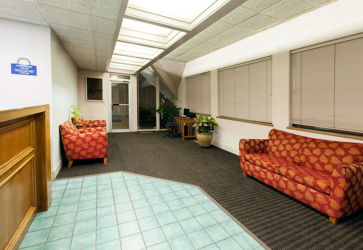 Days Inn by Wyndham Norman hotel hero