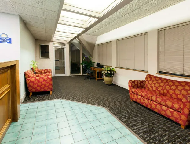 Days Inn by Wyndham Norman hotel detail image 1