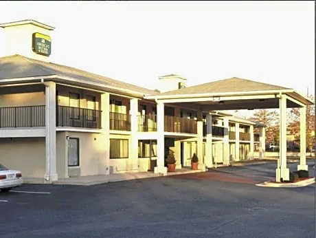 Americas Best Inn & Suites - Decatur hotel hero