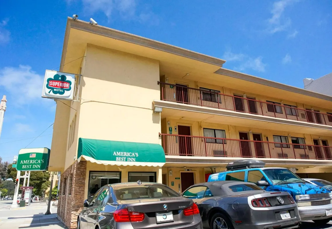 Van Ness Inn hotel hero