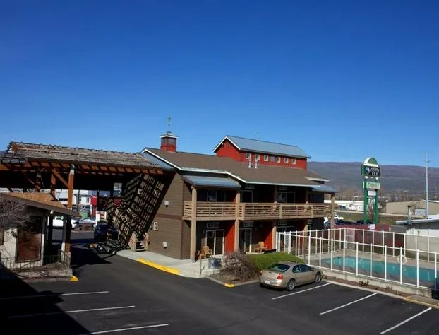 Cousins Country Inn hotel detail image 1