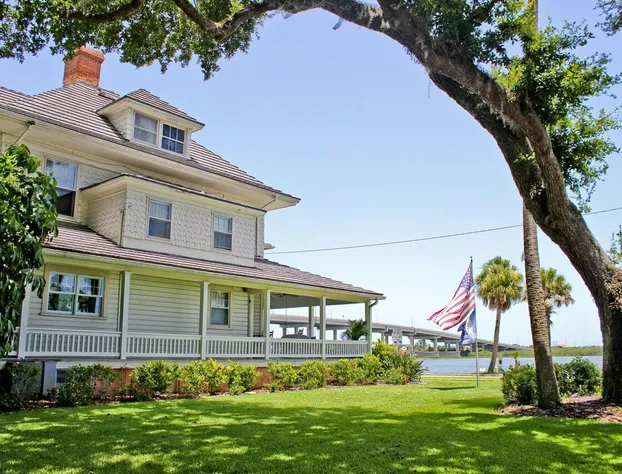 Night Swan Intracoastal B&B hotel detail image 4