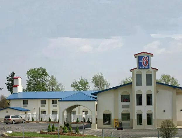 Motel 6 Urbana, IL hotel detail image 1