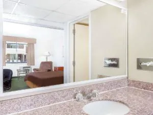 Travelodge by Wyndham Jackson hotel detail image 1