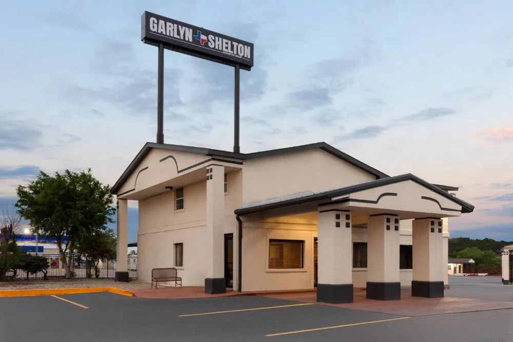 Super 8 by Wyndham Temple S. General Bruce hotel hero