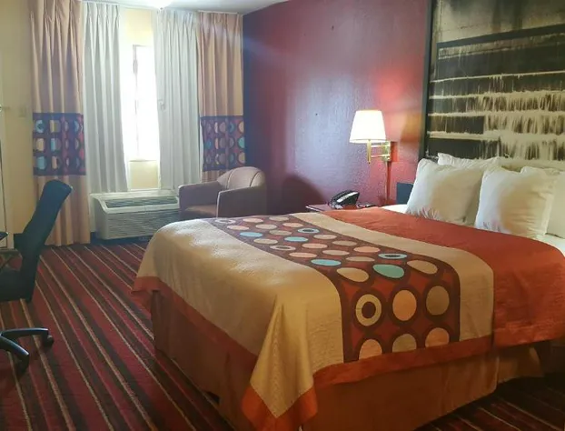 Super 8 by Wyndham Temple S. General Bruce hotel detail image 4