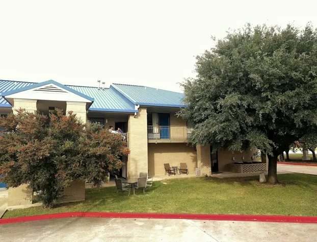 Days Inn by Wyndham Killeen Fort Hood hotel detail image 1