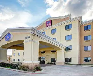 Comfort Suites Copperas Cove hotel detail image 1