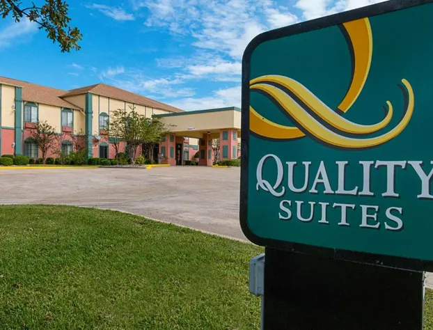 Quality Suites hotel detail image 1