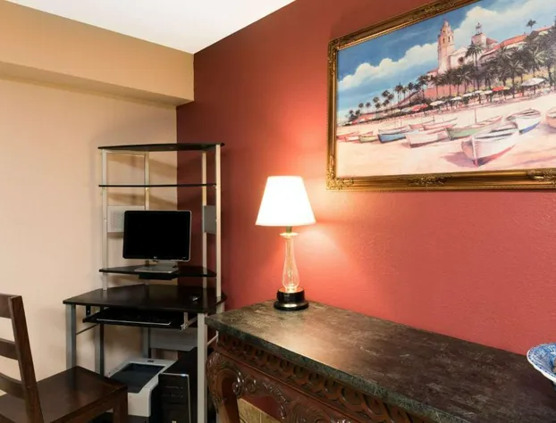 Super 8 by Wyndham Strongsville/Cleveland hotel detail image 4