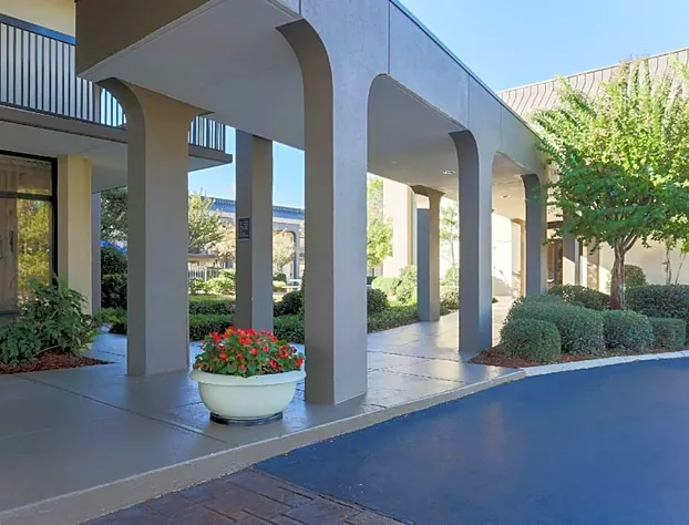 Red Lion Inn & Suites Hattiesburg hotel detail image 2