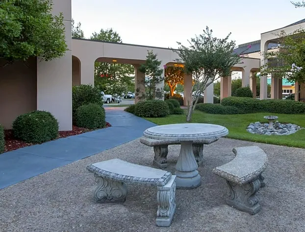 Red Lion Inn & Suites Hattiesburg hotel detail image 3