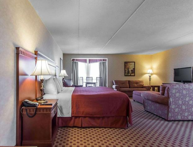 Quality Inn & Suites Bay Front hotel detail image 4
