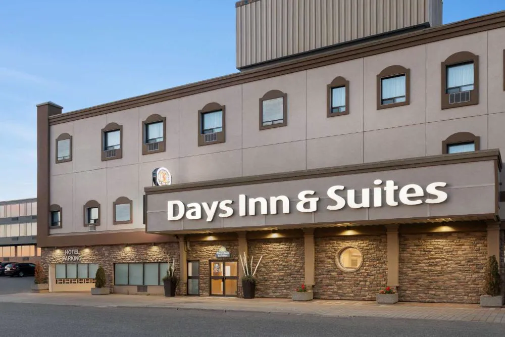 Days Inn & Suites by Wyndham Sault Ste. Marie ON hotel hero