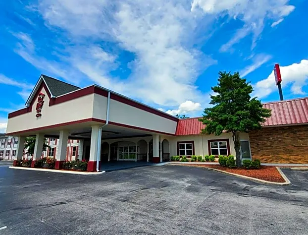 Red Roof Inn & Suites Manchester TN hotel detail image 1