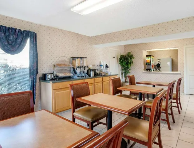 Econo Lodge Pearl - Jackson hotel detail image 4