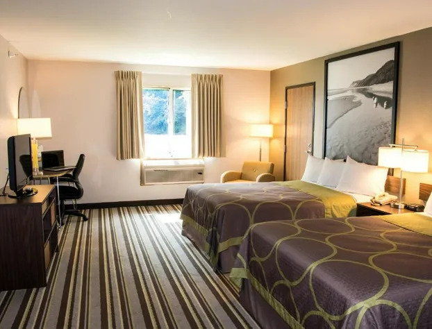 Super 8 by Wyndham Manistee hotel detail image 3