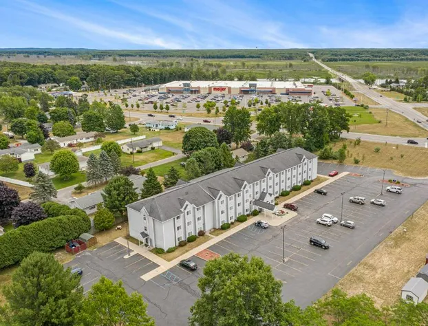 Microtel Inn & Suites by Wyndham Manistee hotel detail image 4