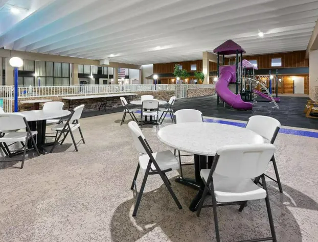 Quality Inn & Suites hotel detail image 4