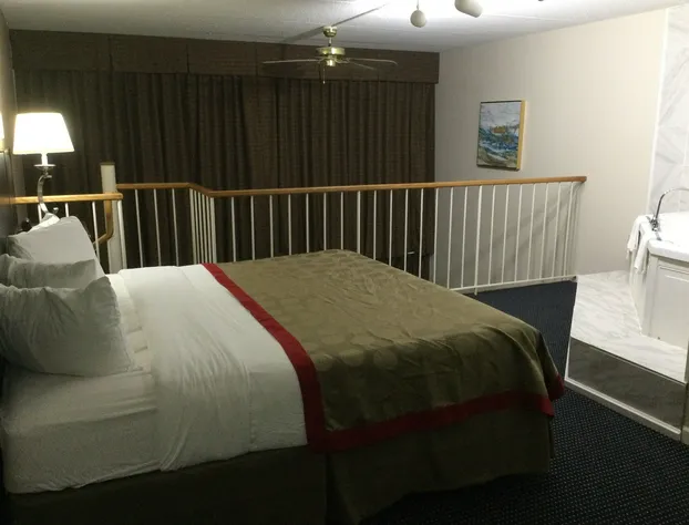 Ramada Hotel & Conference Center by Wyndham Grayling hotel detail image 4