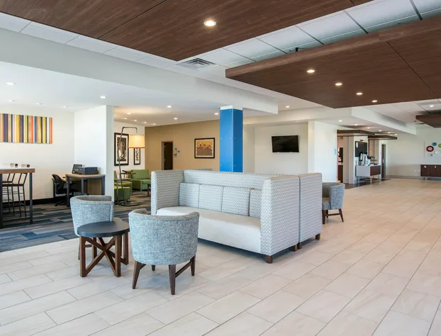 Holiday Inn Express & Suites Ludington by IHG hotel detail image 4