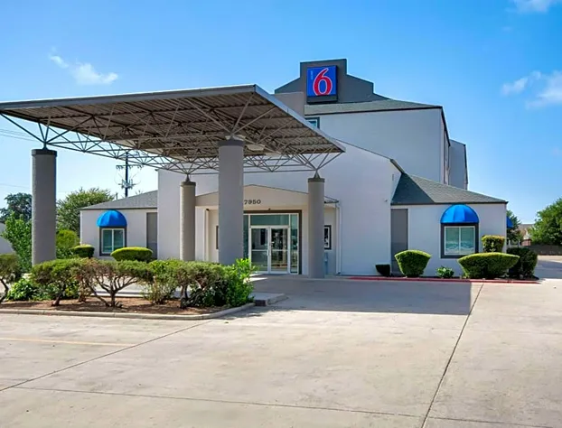 Motel 6 San Antonio, TX - South hotel detail image 1