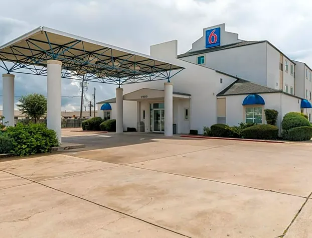 Motel 6 San Antonio, TX - South hotel detail image 4