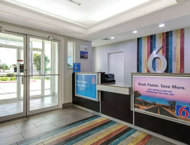 Motel 6 San Antonio, TX - South hotel detail image 2