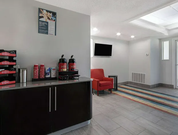 Motel 6 San Antonio, TX - South hotel detail image 3