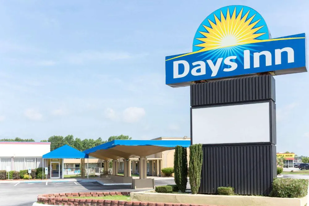 Days Inn by Wyndham Washington hotel hero