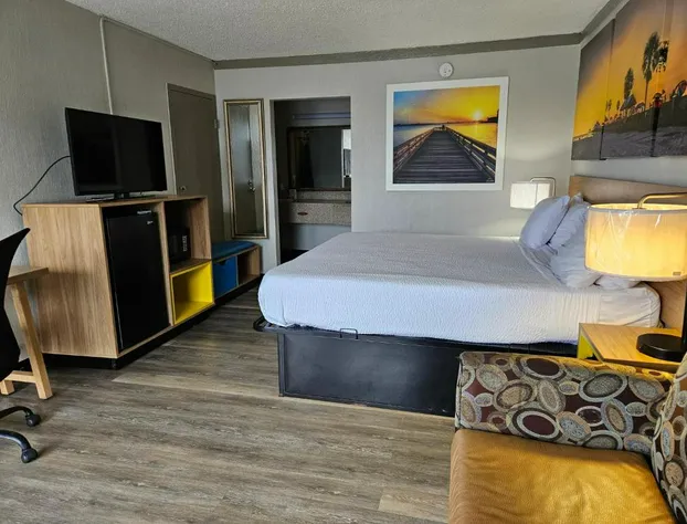 Days Inn by Wyndham Washington hotel detail image 2