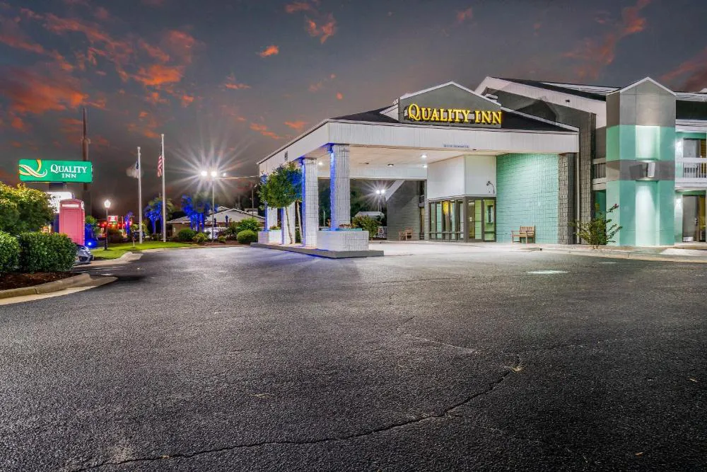 Quality Inn Greenville near University hotel hero