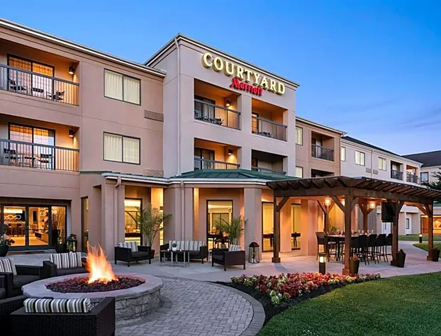 Courtyard Marriott Greenville hotel detail image 1