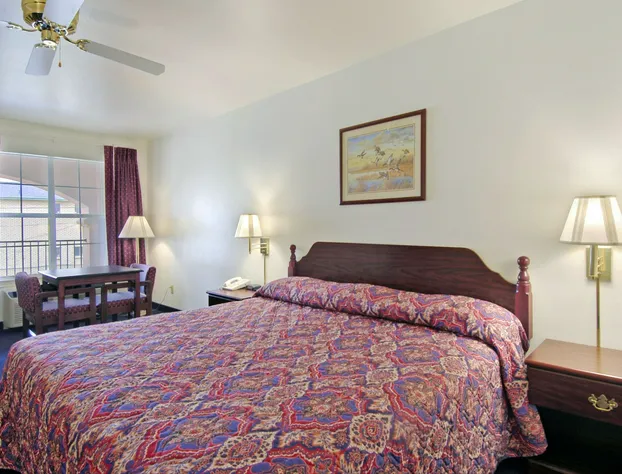 Super 8 by Wyndham Greenville hotel detail image 4