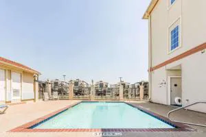 Super 8 by Wyndham Alvarado hotel detail image 4