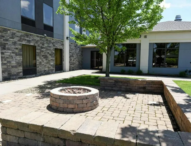 Hampton Inn Youngstown-North hotel detail image 3