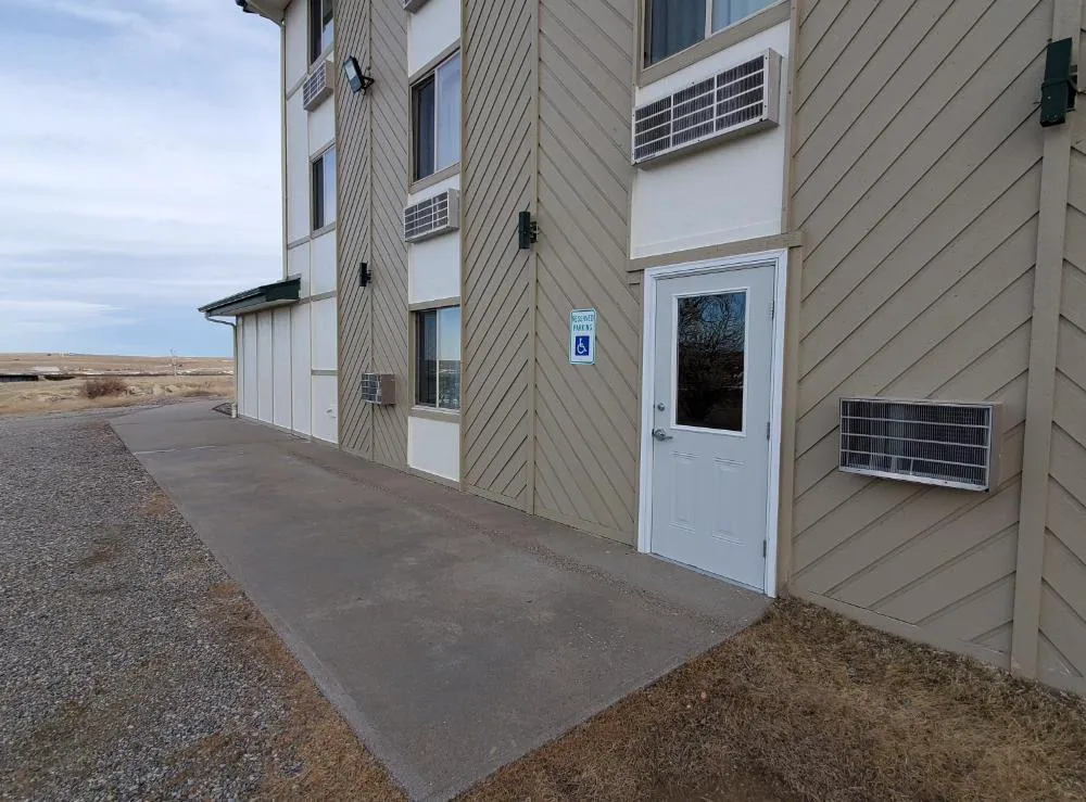 Super 8 by Wyndham Cut Bank hotel hero