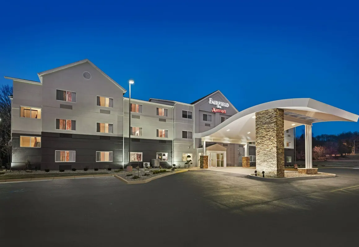 Fairfield Inn Warren Niles hotel hero