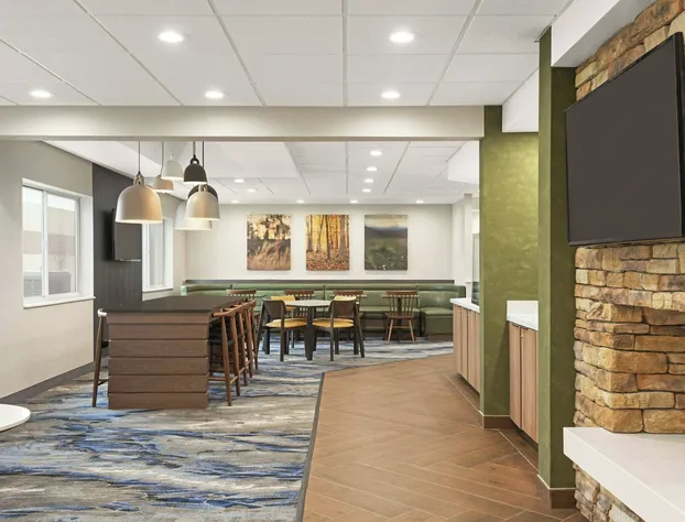 Fairfield Inn Warren Niles hotel detail image 3