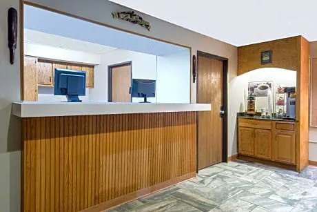 Super 8 by Wyndham Youngstown/Austintown hotel detail image 2