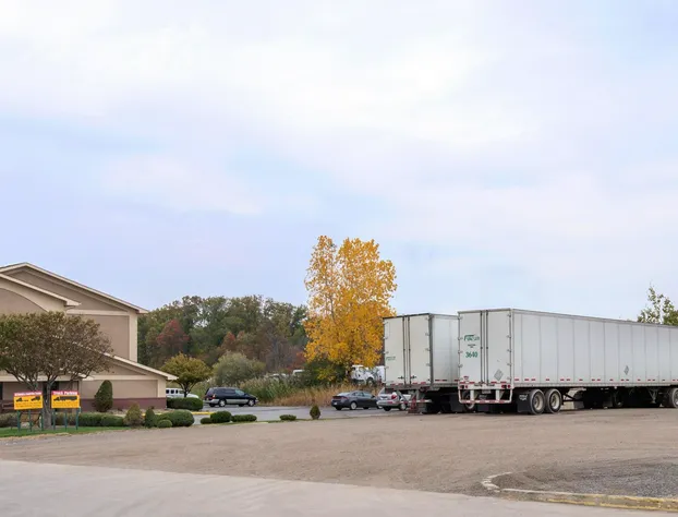 Super 8 by Wyndham Youngstown/Austintown hotel detail image 1